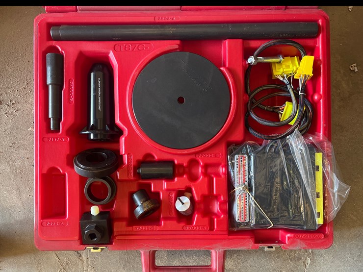 #2031-•-rotunda-ford-essential-service-kit-image-1