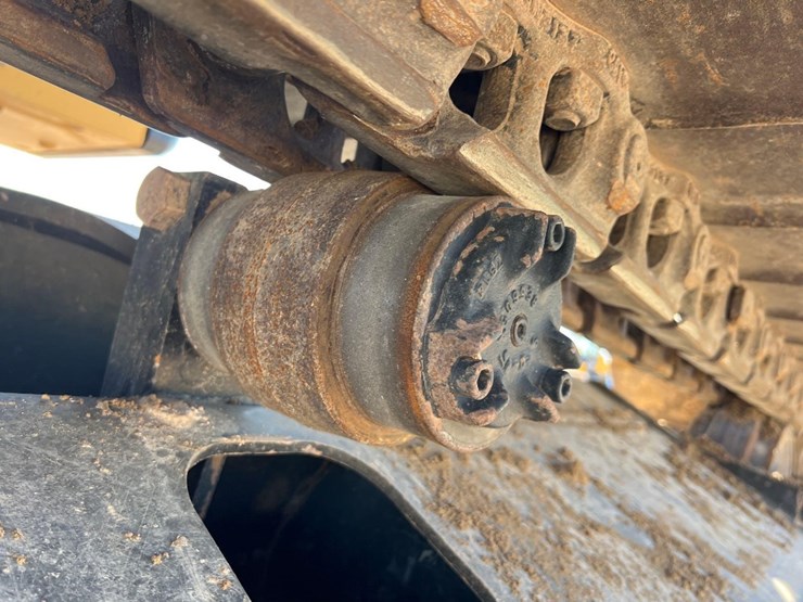2017-caterpillar-323fl-image-16