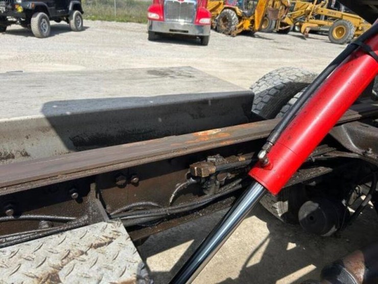 1999-mack-ch613-image-36