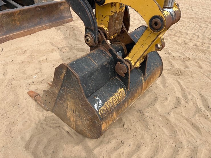 2016-caterpillar-305e2-cr-image-20