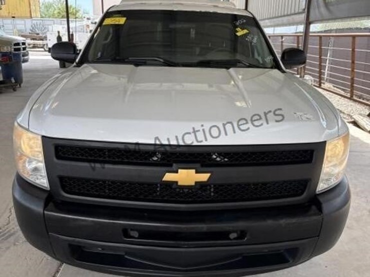 2012-chevrolet-silverado-1500-image-3
