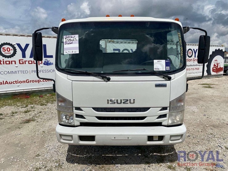 2016-isuzu-npr-image-30