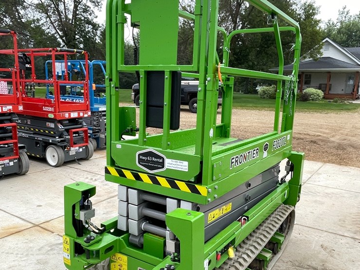 #120-•-2024-frontier-f3820tl-track-drive-scissors-lift-with-outriggers-image-2
