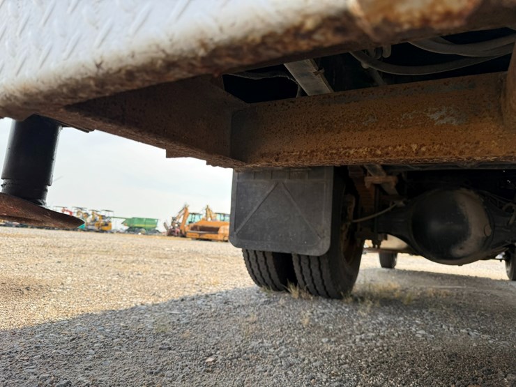 2012-ford-f750-image-9