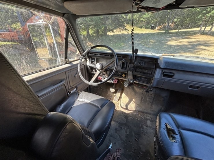 1996-ford-f800-image-40