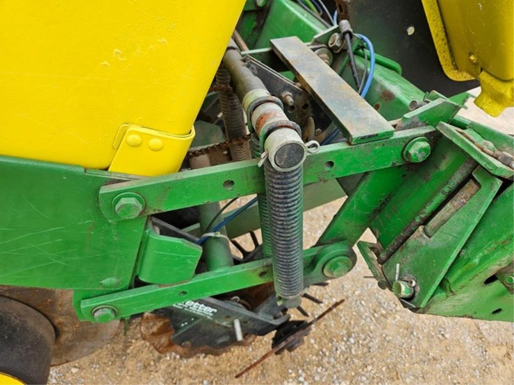 john-deere-7200-image-39