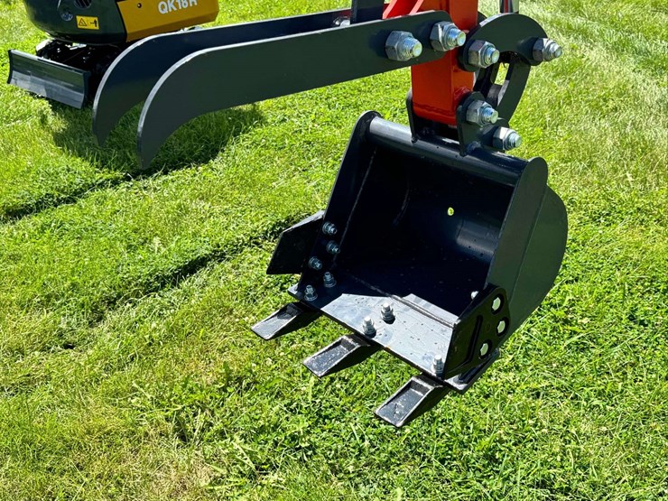 cfg-industrial-mx15rx-mini-excavator-image-8