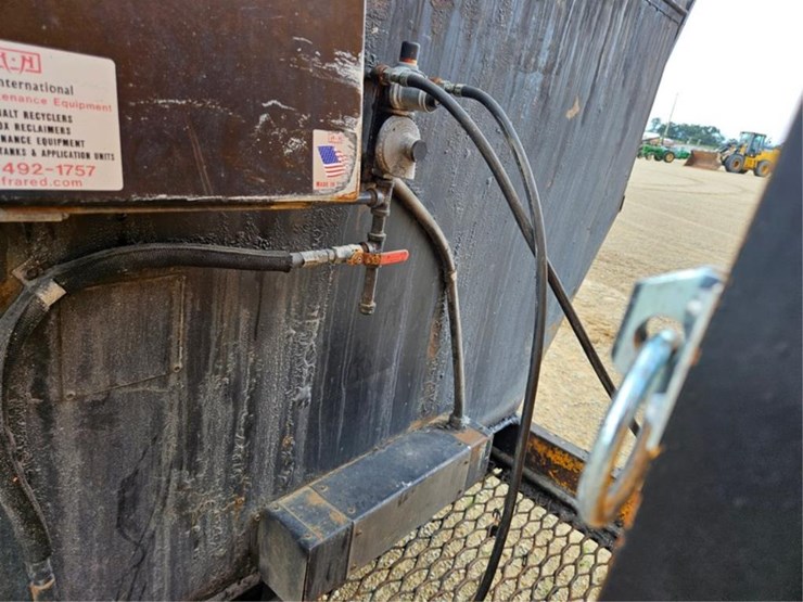 #354-•-km-industries-hot-box-asphalt-trailer-image-27