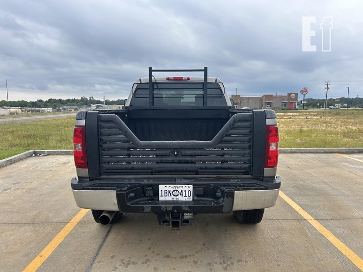 2012-chevrolet-2500hd-image-4