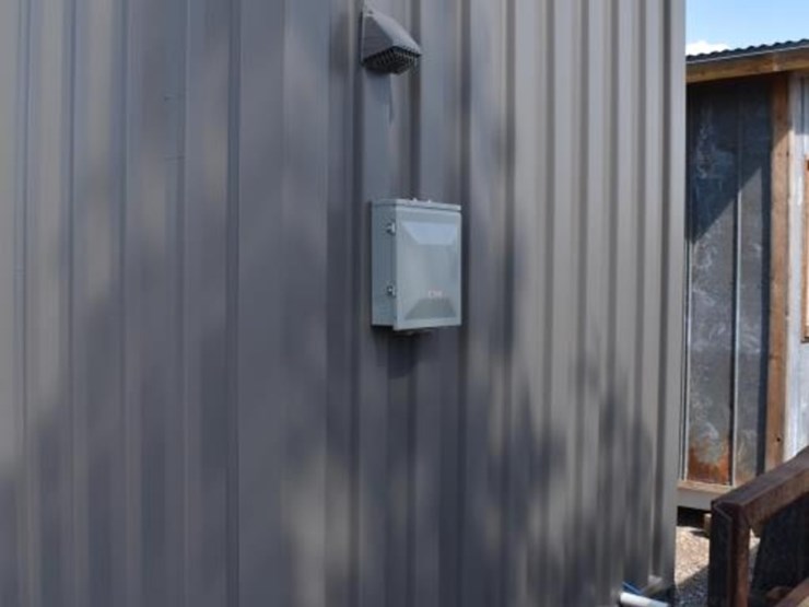 8'-x-19'-6"-cabin-w/-ac,-bathroom-and-electric-(keys-in-the-office)-(k)-image-3