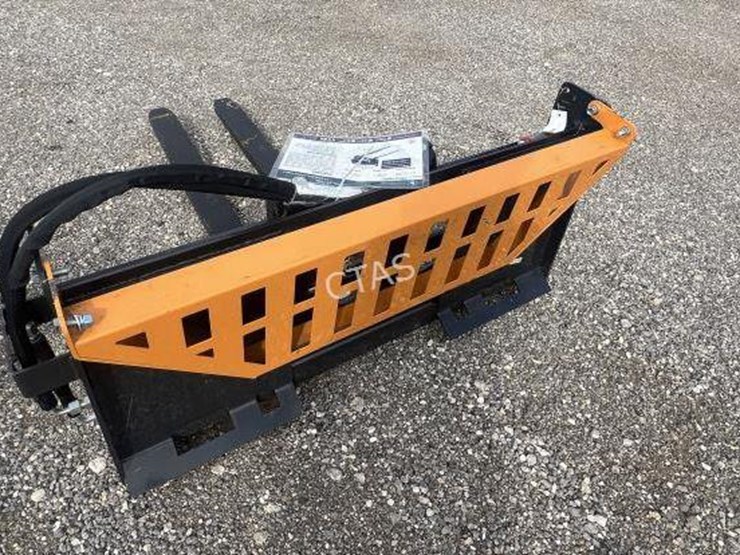 #146-•-wolverine-hydraulic-skid-steer-pallet-forks-image-4