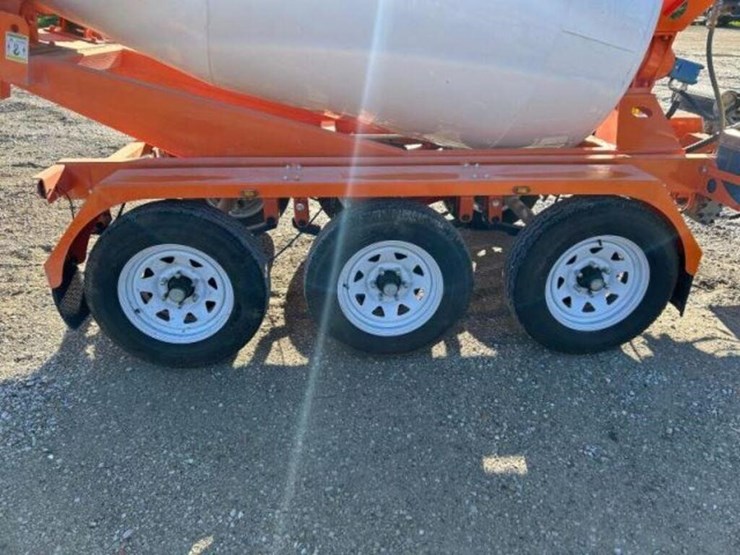 2024-2-cubic-meter-tow-behind-tri/a-concrete-mixer-image-28