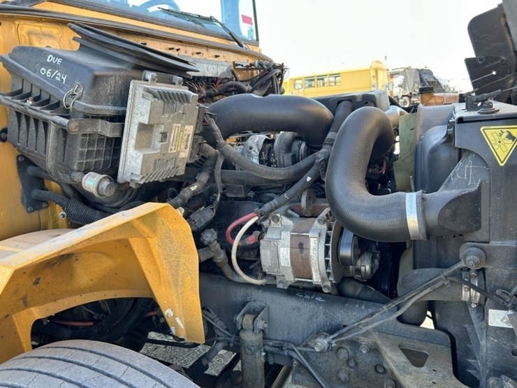 2013-ic-pb10500-school-bus-image-34