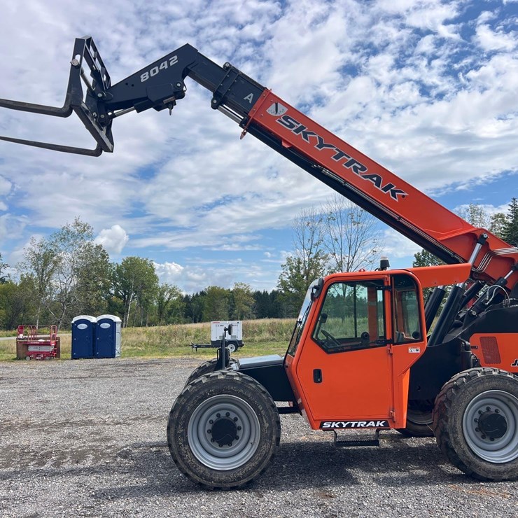 SKY TRAK 8042