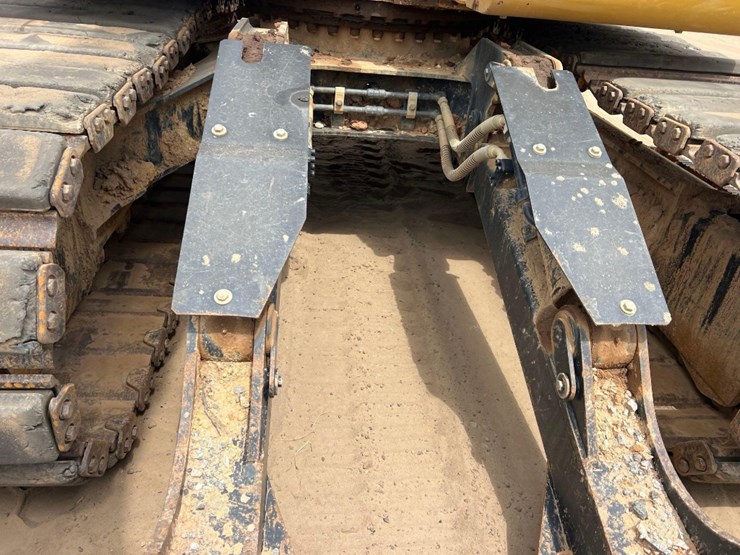 2018-caterpillar-313-image-18