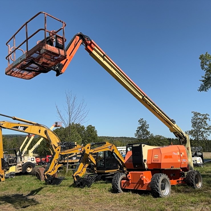 2015 JLG 800AJ