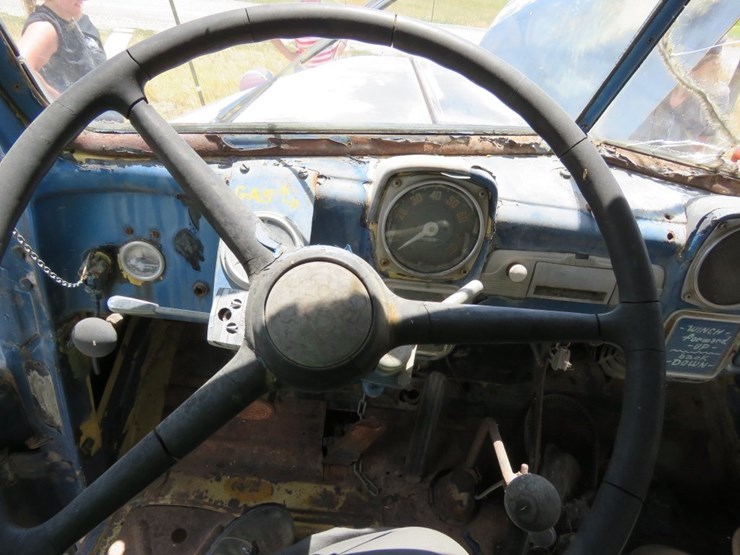 1952-dodge-b-3-ta-142-truck-with-boom-and-winch-image-12