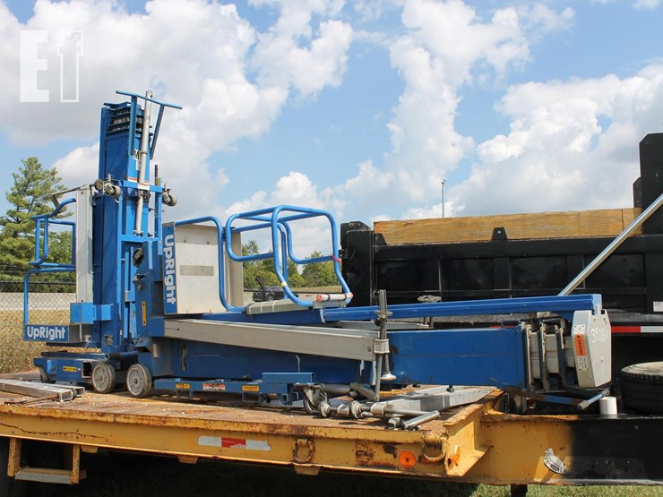upright-068002-001-man-lift-image-1