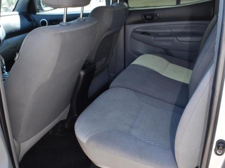 2014-toyota-tacoma-image-11