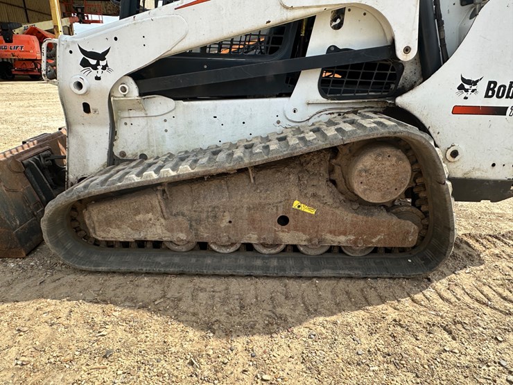 2014-bobcat-t750-image-10