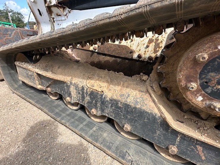 2015-bobcat-t750-image-15