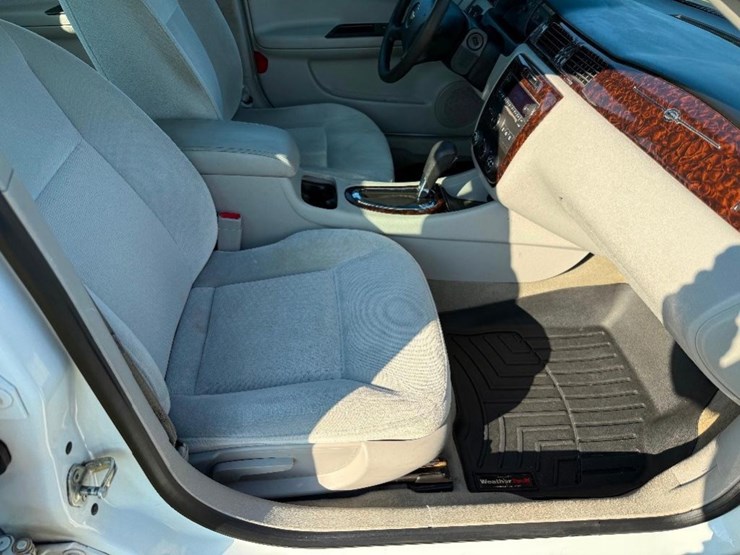 2012-chevrolet-impala-**salvage-title,-actual-image-18