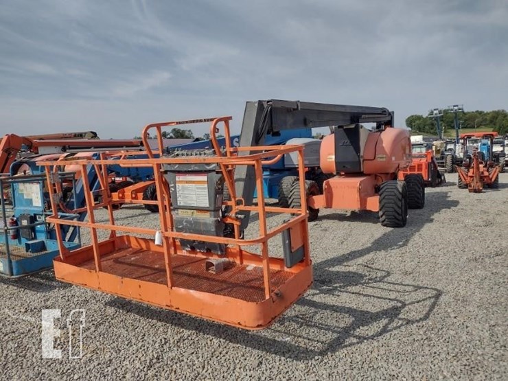 2009-jlg-800a-image-2