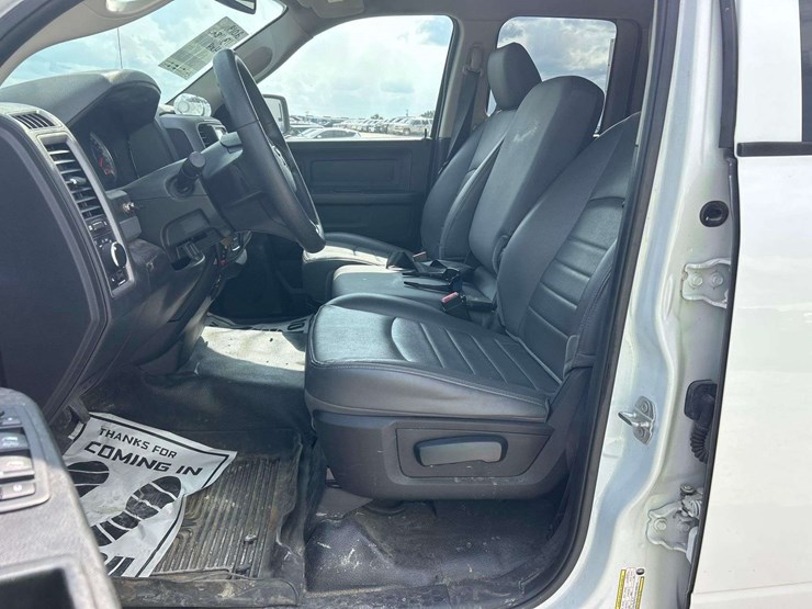 2019-ram-1500-classic-image-13