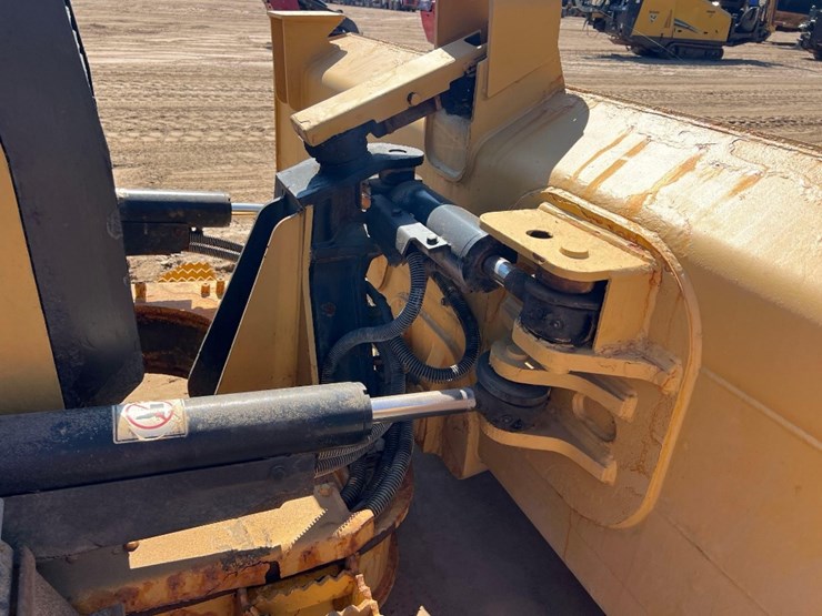 2017-caterpillar-d5k2-lgp-image-20