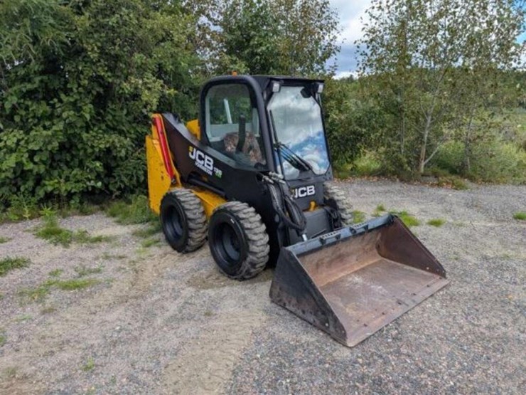 2012-jcb-135-image-1
