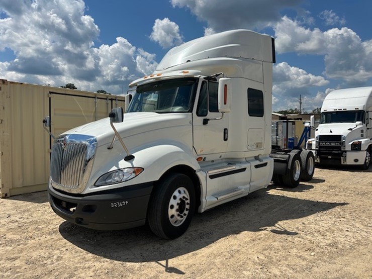 2015-international-prostar-image-1