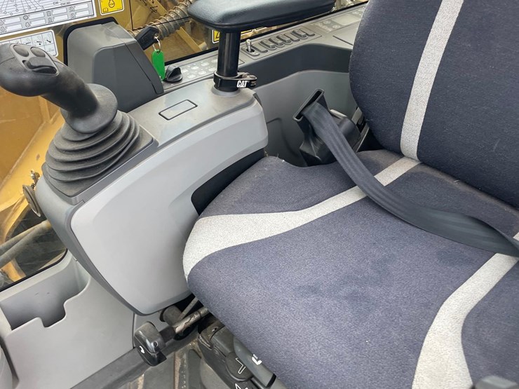 2018-caterpillar-318fl-image-64