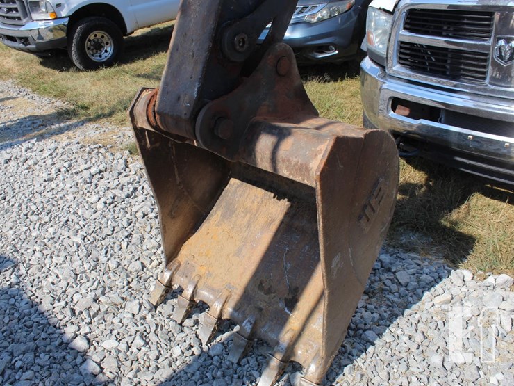 2020-deere-85g-image-10
