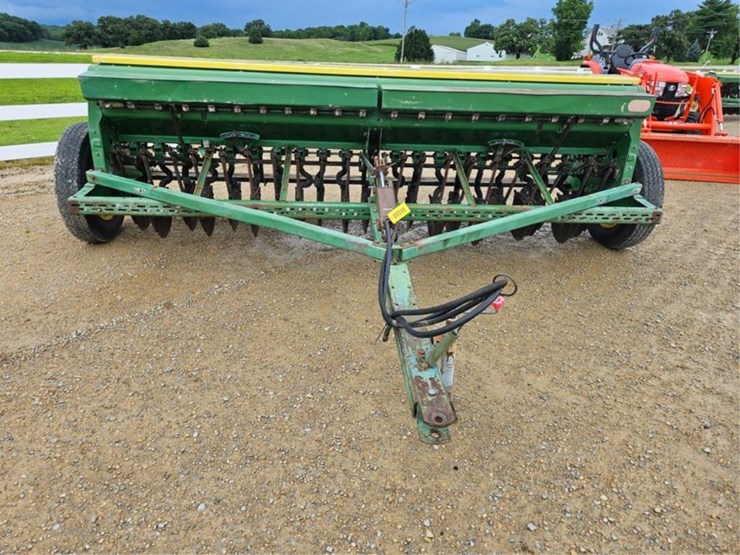 john-deere-8300-image-8