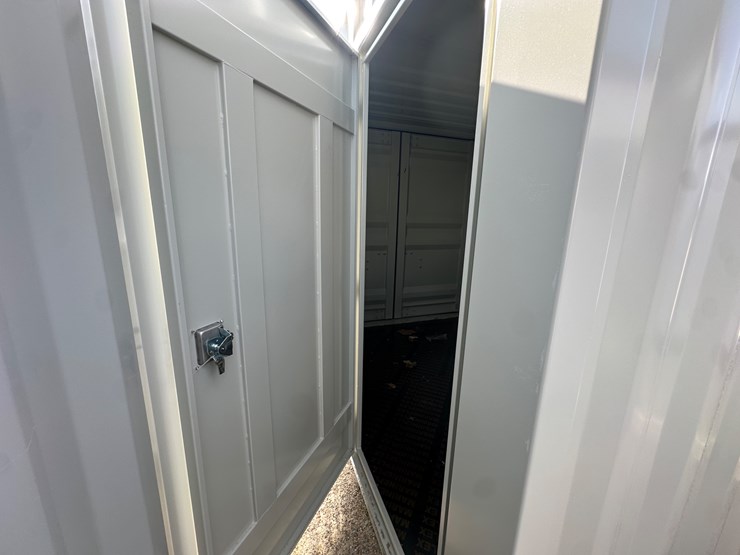 #1306-•-10ft-container-image-8