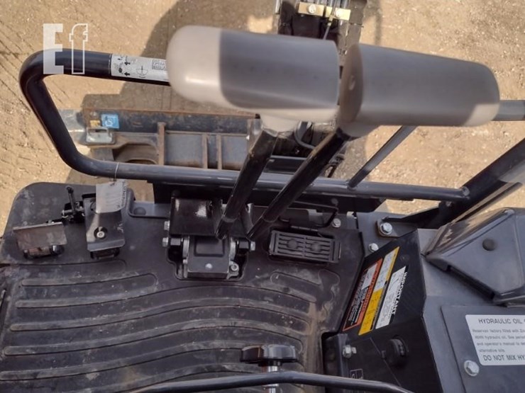 2022-deere-17g-image-7