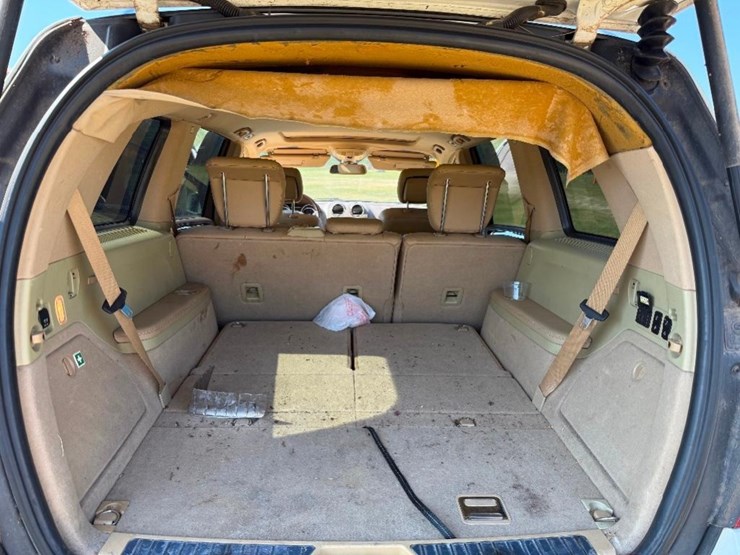 2011-mercedes-benz-gl450-image-21