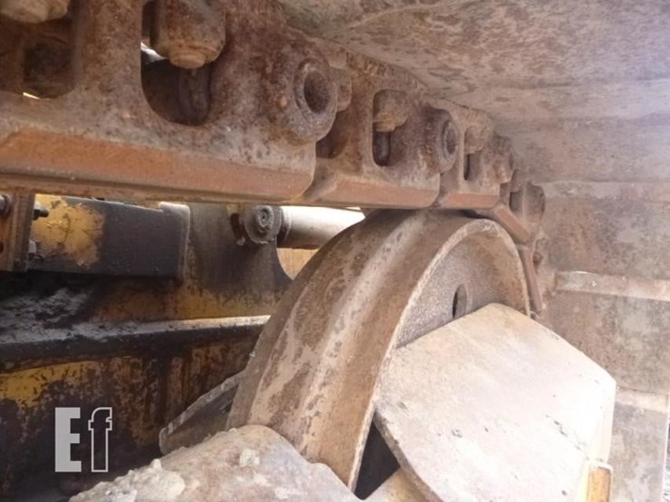 2005-caterpillar-d4g-xl-image-37