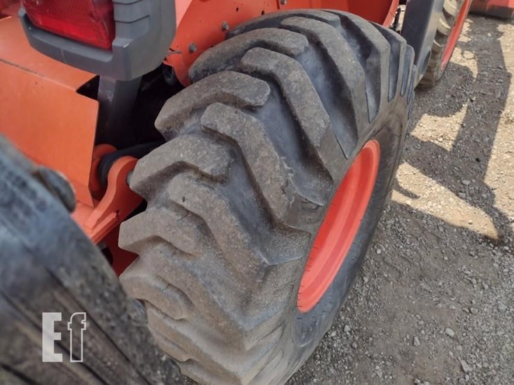 16-kubota-b26tlb-tractor-8242-image-24