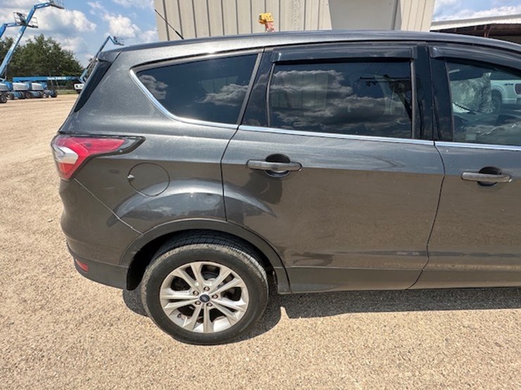 2017-ford-escape-image-19