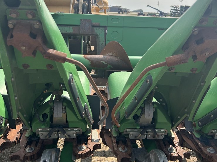 2012-john-deere-618c-image-29