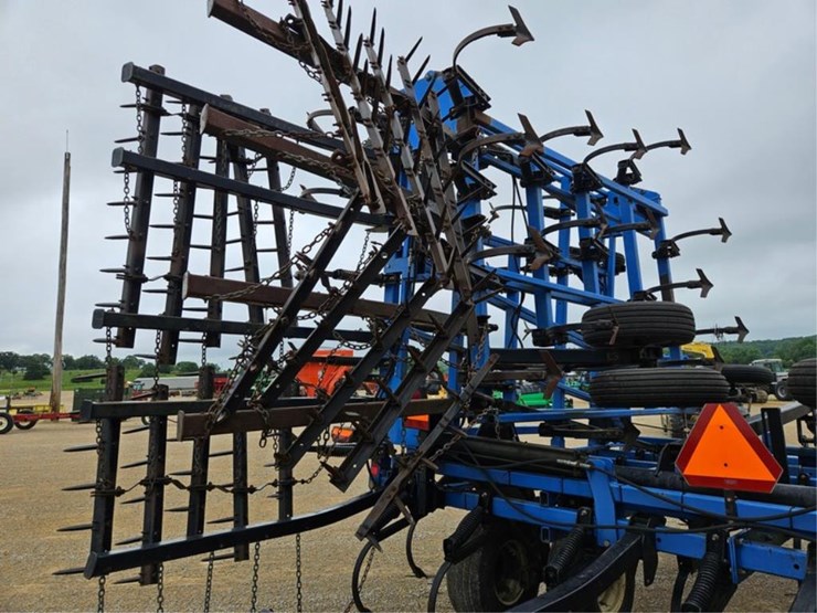 new-holland-st250-image-19