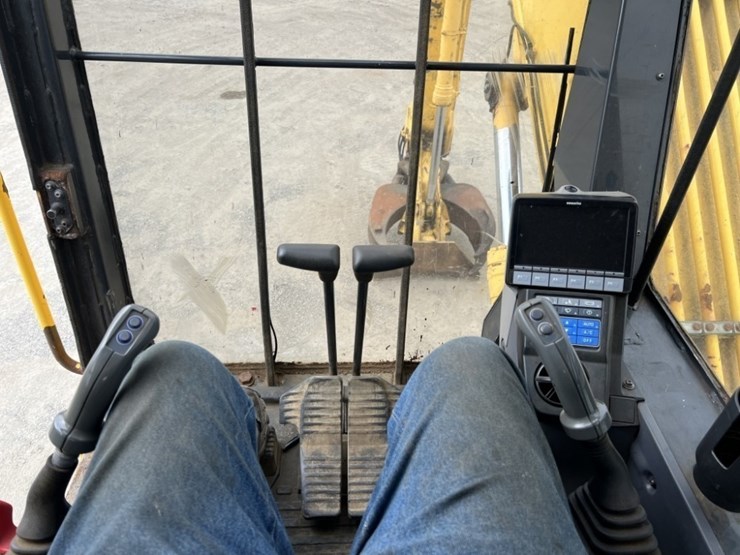 komatsu-pc240ll-image-38