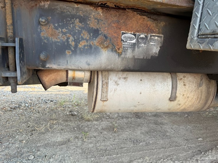 2005-international-durastar-4300-image-77