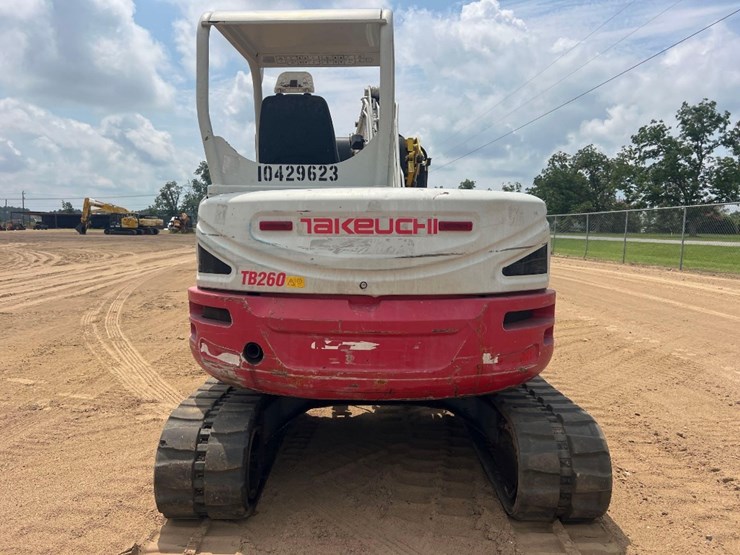 2015-takeuchi-tb260-image-3