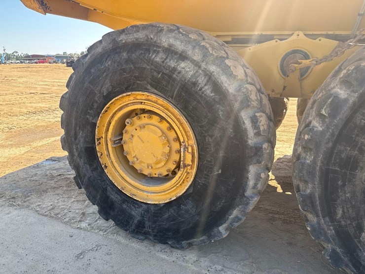 2016-caterpillar-730c2-image-14