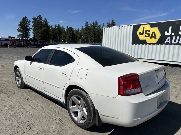 2009-dodge-charger-sedan-image-3