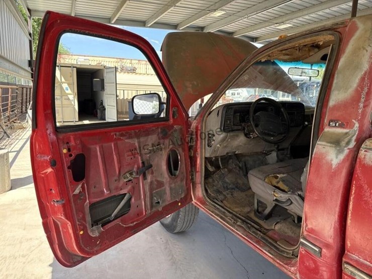 1994-dodge-ram-2500-image-23