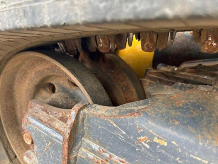 deere-331g-image-45