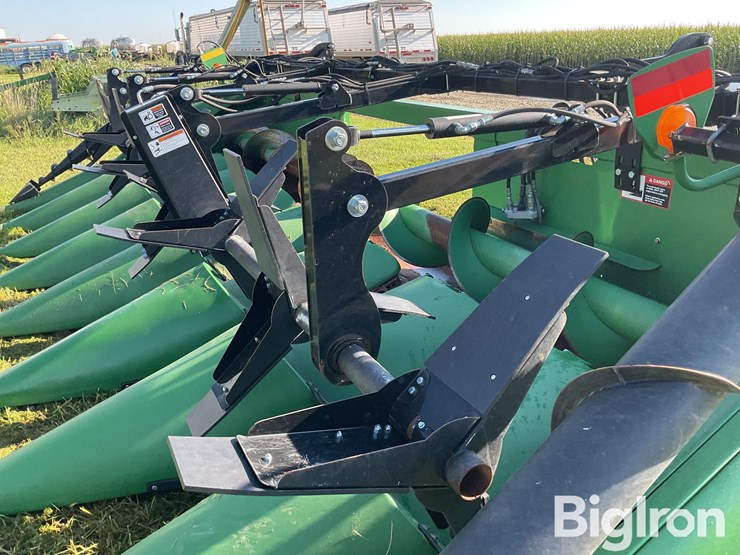2013-john-deere-608c-image-18